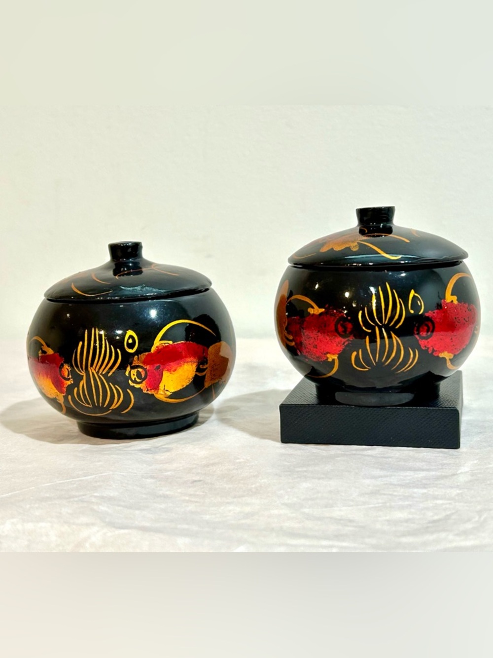 Pair Of Vtg Japanese Wood Bowls W/Lid Lacquer Finish Artistic Koi Fish Motif